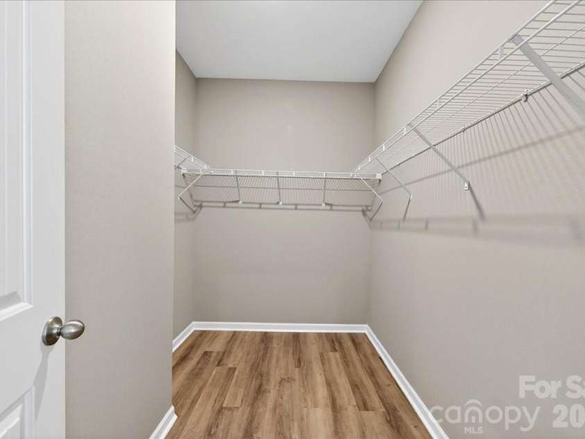4322 One Mile Way, Charlotte, NC 28215.  MLS# CAR4367443, YatesRealty ID 11698. 