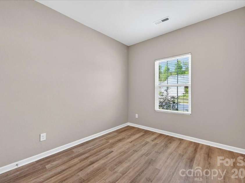 4322 One Mile Way, Charlotte, NC 28215.  MLS# CAR4367443, YatesRealty ID 11698. 