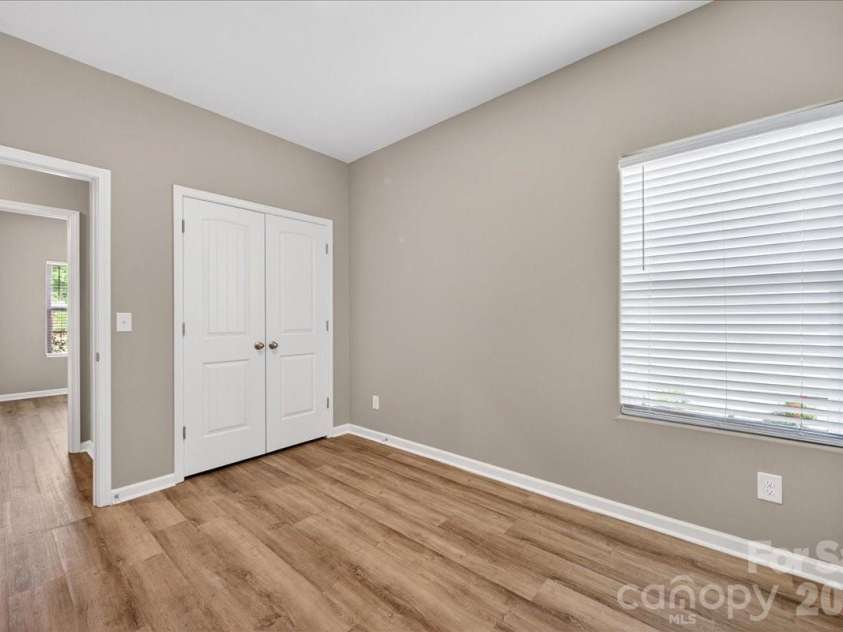 4322 One Mile Way, Charlotte, NC 28215.  MLS# CAR4367443, YatesRealty ID 11698. 