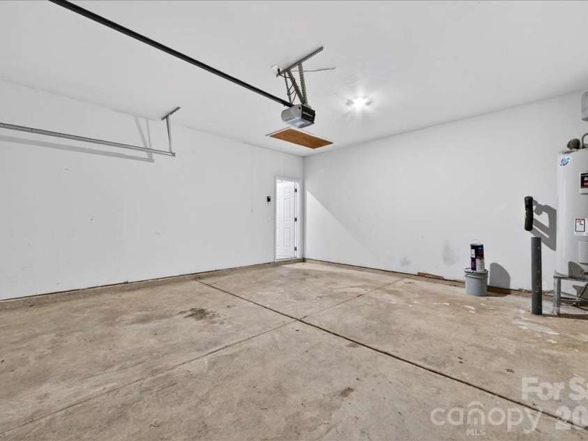 4322 One Mile Way, Charlotte, NC 28215.  MLS# CAR4367443, YatesRealty ID 11698. 