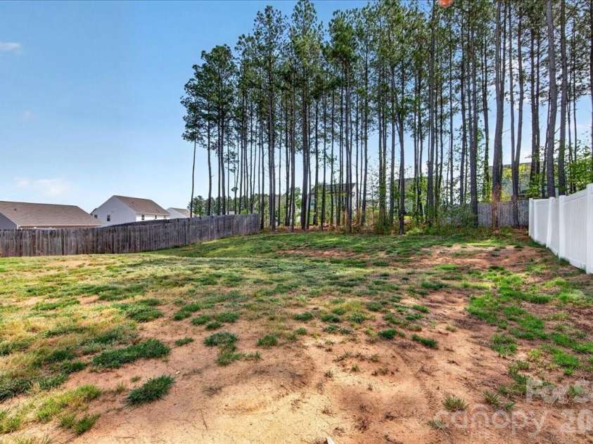 4322 One Mile Way, Charlotte, NC 28215.  MLS# CAR4367443, YatesRealty ID 11698. 