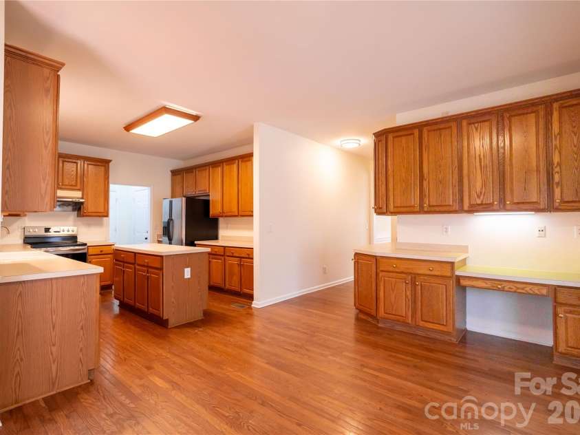 16905 Laureate Road, Huntersville, NC 28078.  MLS# CAR4368016, YatesRealty ID 11699. 