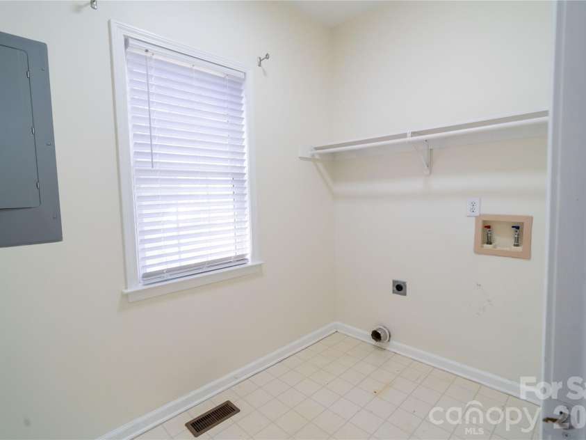 16905 Laureate Road, Huntersville, NC 28078.  MLS# CAR4368016, YatesRealty ID 11699. 