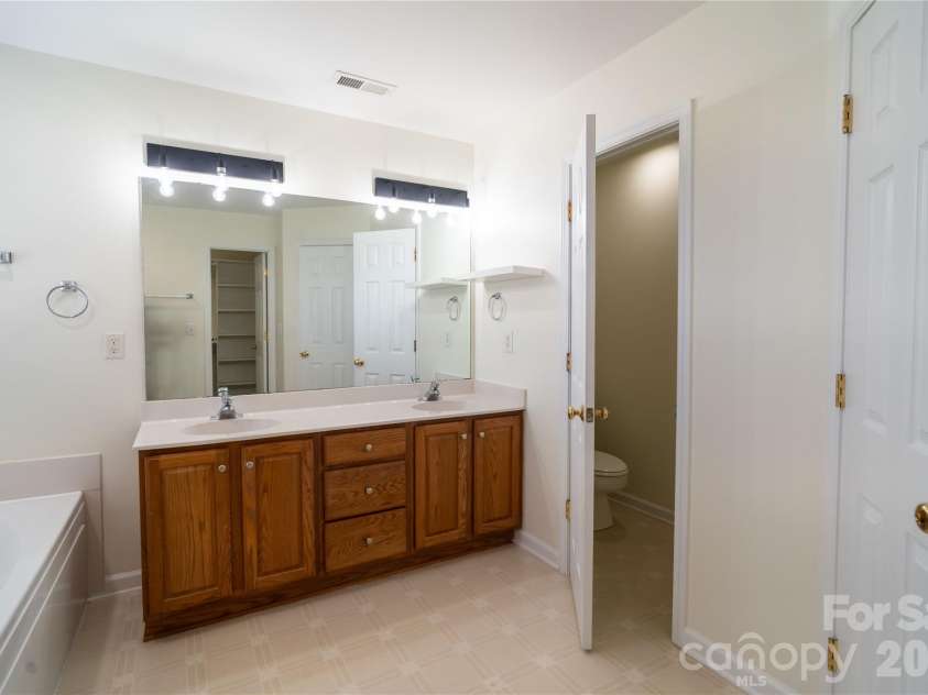 16905 Laureate Road, Huntersville, NC 28078.  MLS# CAR4368016, YatesRealty ID 11699. 