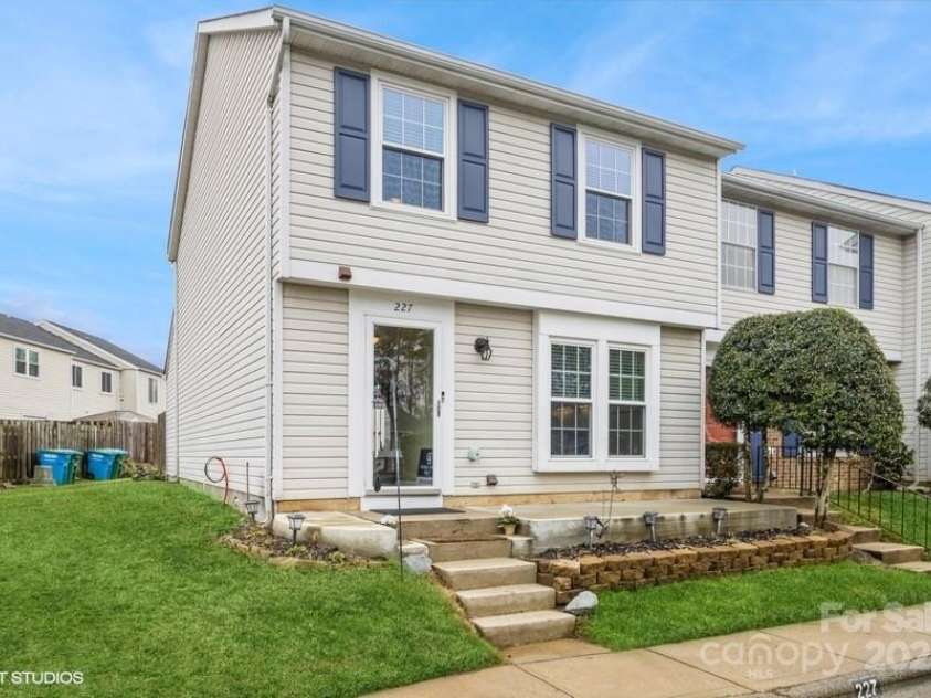 227 Water Oak Drive, Pineville, NC 28134.  MLS# CAR4220933, YatesRealty ID 1170. 