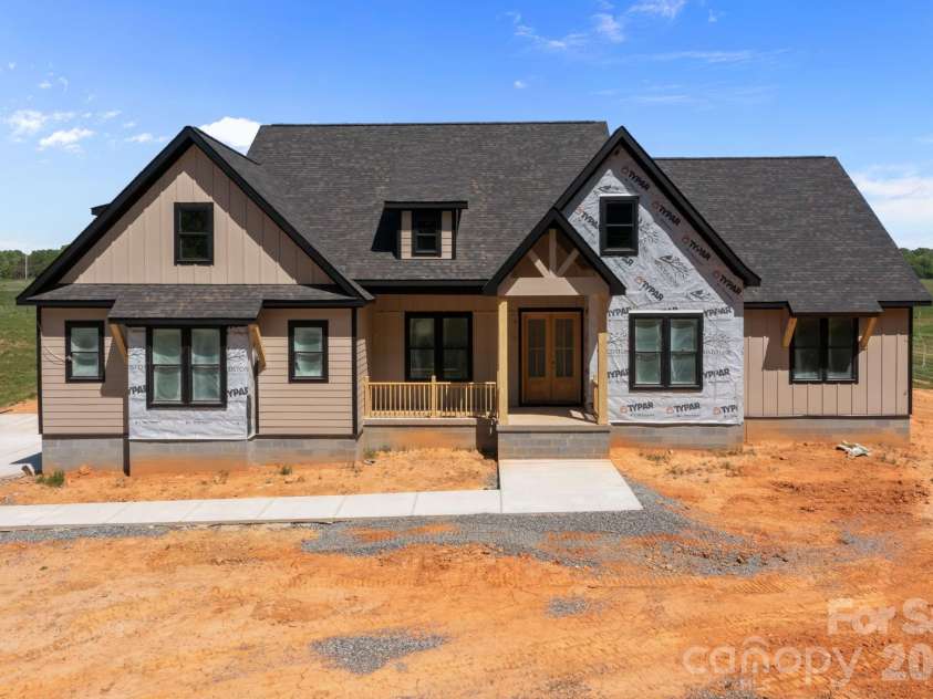 363 New Salem Road, Statesville, NC 28625.  MLS# CAR4337343, YatesRealty ID 1170. 