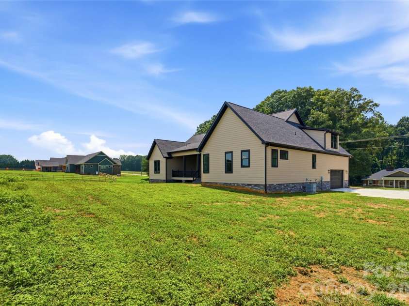 363 New Salem Road, Statesville, NC 28625.  MLS# CAR4401083, YatesRealty ID 1170. 