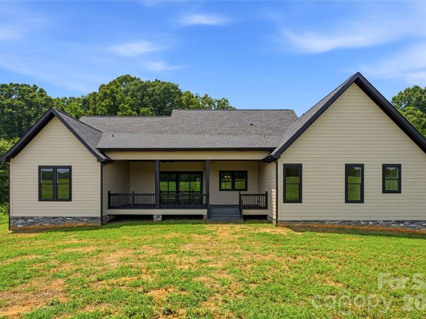 363 New Salem Road, Statesville, NC 28625.  MLS# CAR4401083, YatesRealty ID 1170. 