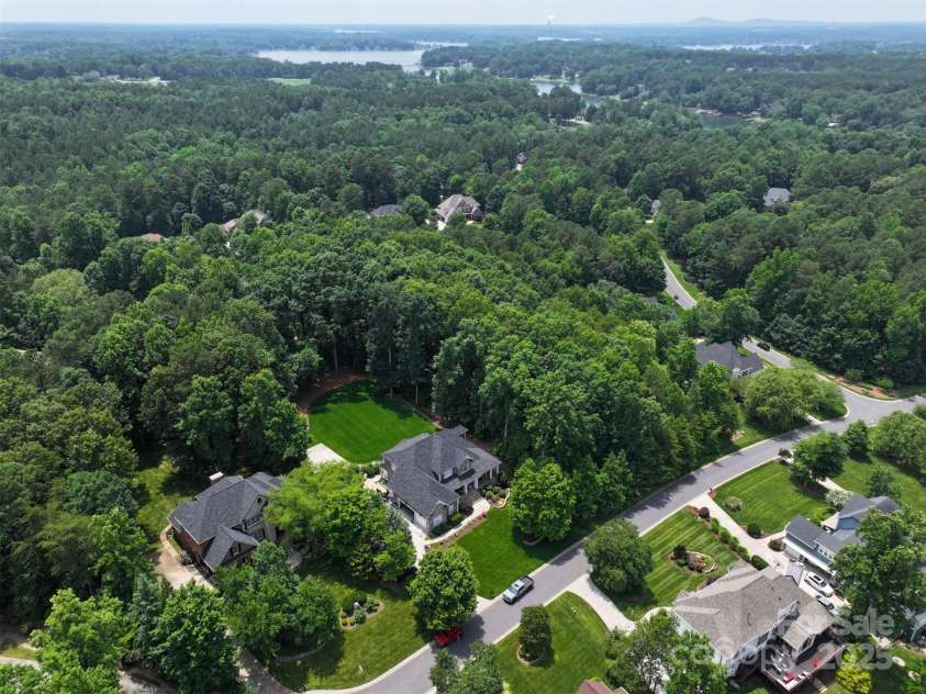 252 Bay Shore Loop, Mooresville, NC 28117.  MLS# CAR4218502, YatesRealty ID 11700. Aerial