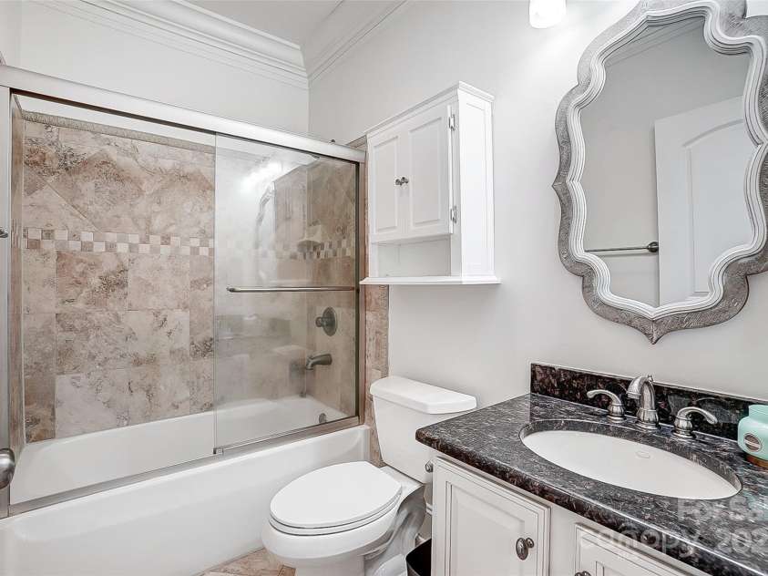 252 Bay Shore Loop, Mooresville, NC 28117.  MLS# CAR4218502, YatesRealty ID 11700. Bathroom 2 - En-Suite