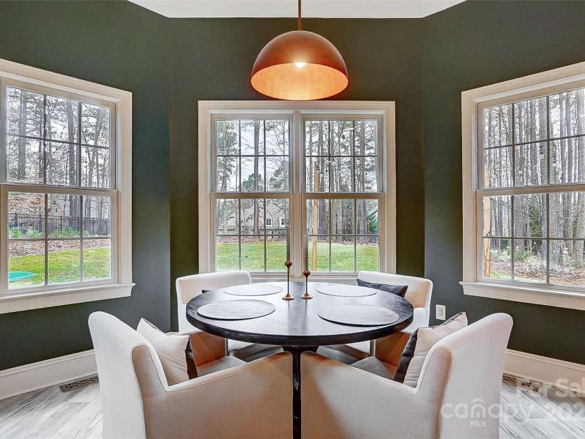 252 Bay Shore Loop, Mooresville, NC 28117.  MLS# CAR4218502, YatesRealty ID 11700. Breakfast Area