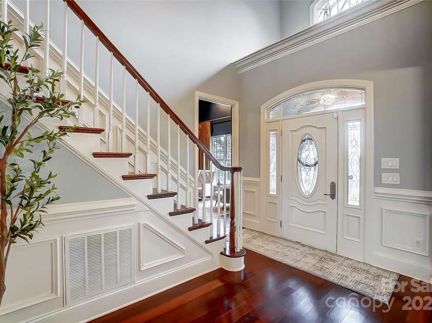 252 Bay Shore Loop, Mooresville, NC 28117.  MLS# CAR4218502, YatesRealty ID 11700. Foyer