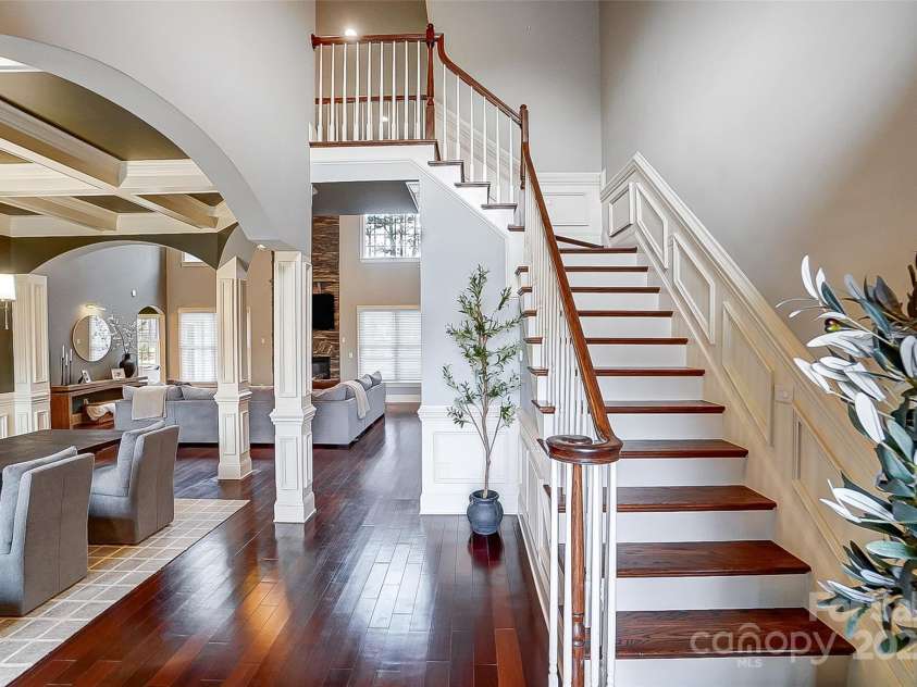 252 Bay Shore Loop, Mooresville, NC 28117.  MLS# CAR4218502, YatesRealty ID 11700. Foyer