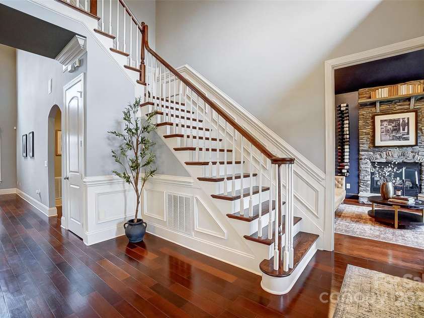 252 Bay Shore Loop, Mooresville, NC 28117.  MLS# CAR4218502, YatesRealty ID 11700. Foyer
