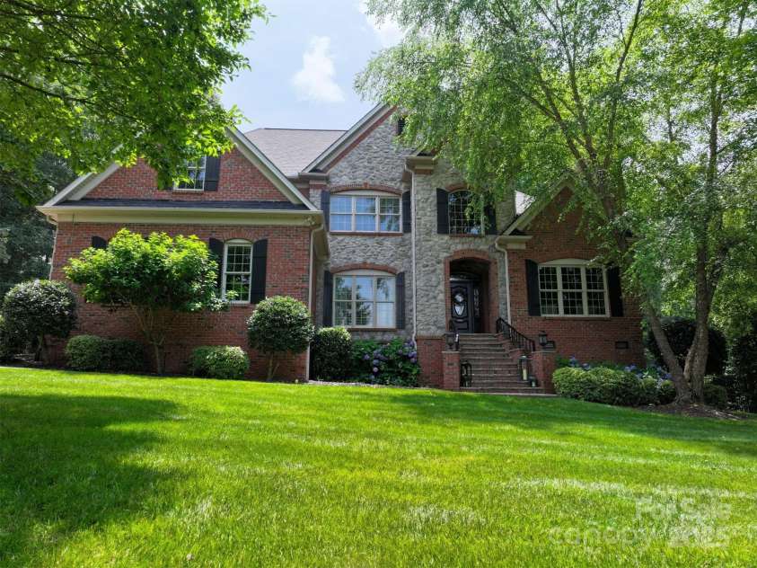252 Bay Shore Loop, Mooresville, NC 28117.  MLS# CAR4218502, YatesRealty ID 11700. Welcome Home!