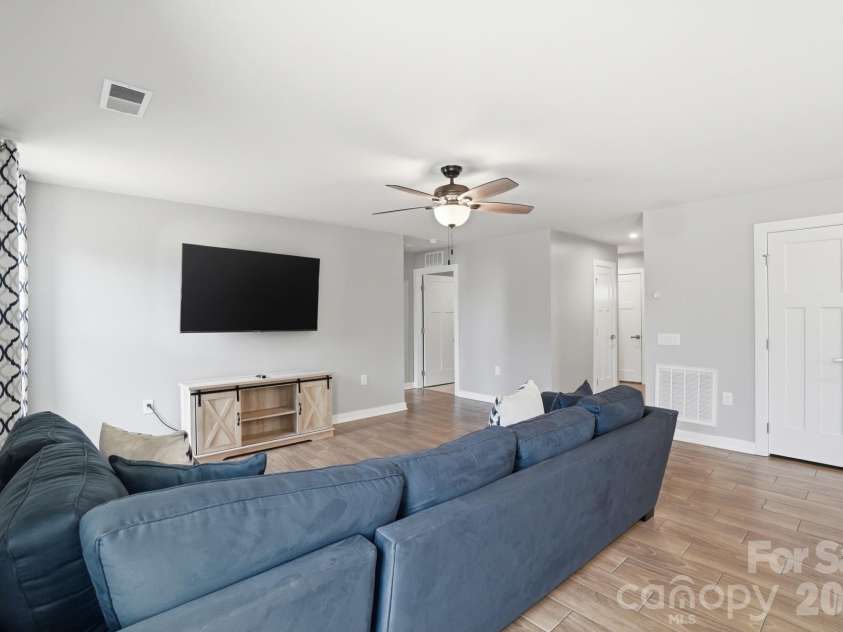 4281 Stream Dale Circle, Concord, NC 28027.  MLS# CAR4365978, YatesRealty ID 11700. 