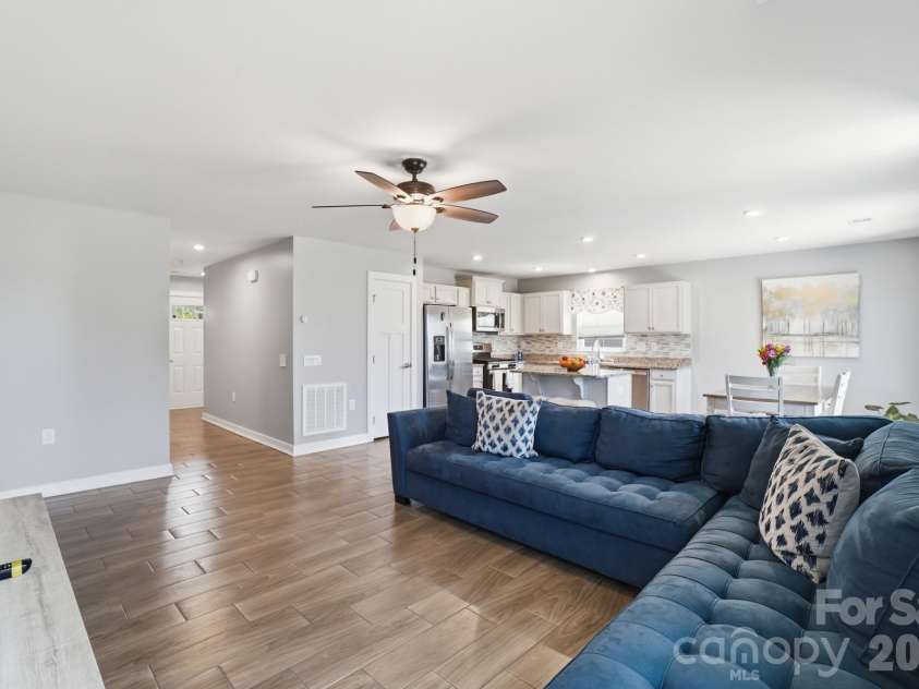 4281 Stream Dale Circle, Concord, NC 28027.  MLS# CAR4365978, YatesRealty ID 11700. 