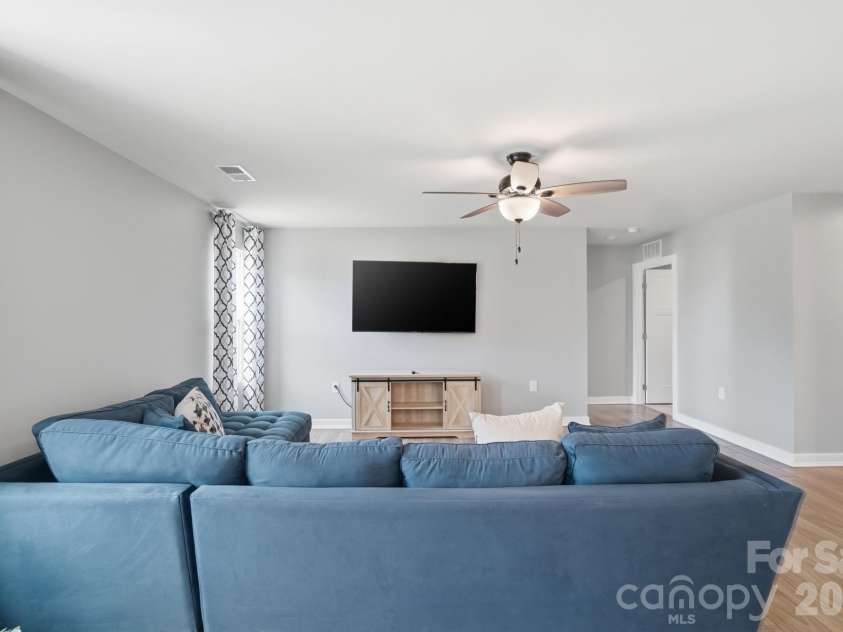 4281 Stream Dale Circle, Concord, NC 28027.  MLS# CAR4365978, YatesRealty ID 11700. 
