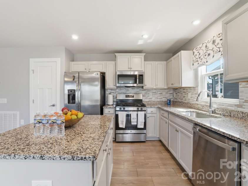 4281 Stream Dale Circle, Concord, NC 28027.  MLS# CAR4365978, YatesRealty ID 11700. 