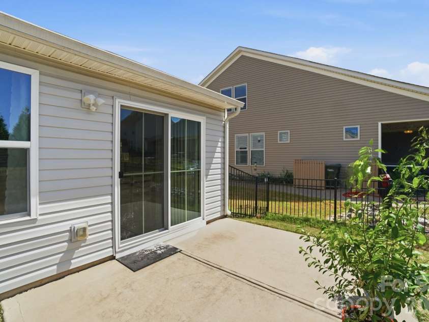 4281 Stream Dale Circle, Concord, NC 28027.  MLS# CAR4365978, YatesRealty ID 11700. 