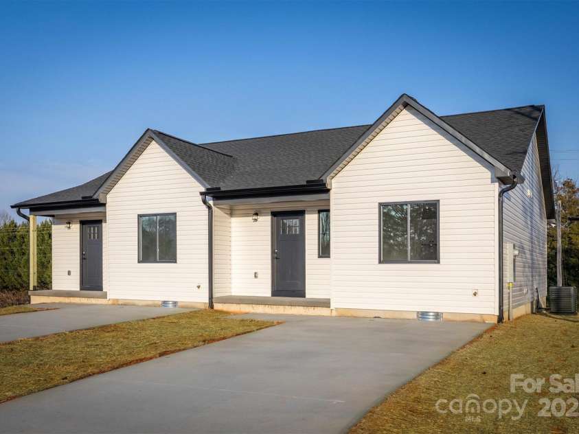 1265/1267 Margaret Street, Valdese, NC 28690.  MLS# CAR4237910, YatesRealty ID 11701. 