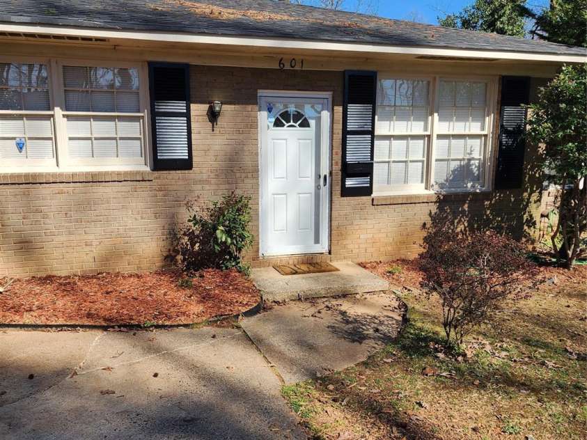601 Camrose Drive, Charlotte, NC 28215.  MLS# CAR4344907, YatesRealty ID 11701. 