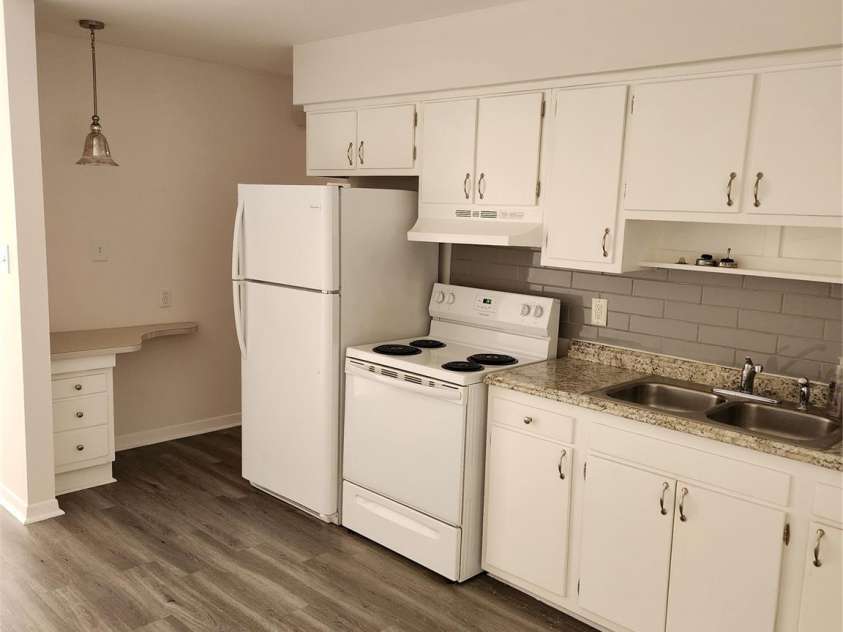 601 Camrose Drive, Charlotte, NC 28215.  MLS# CAR4344907, YatesRealty ID 11701. 