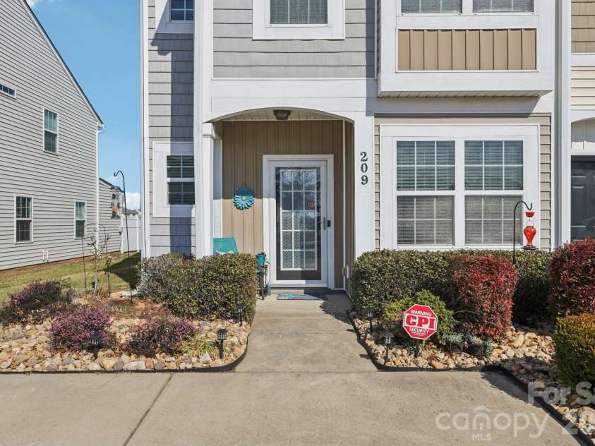 209 Halton Crossing Drive, Concord, NC 28027.  MLS# CAR4339937, YatesRealty ID 11702. 