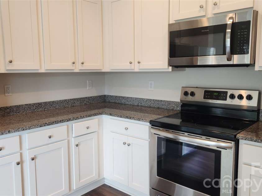 14727 Choate Circle, Charlotte, NC 28273.  MLS# CAR4287456, YatesRealty ID 11703. 