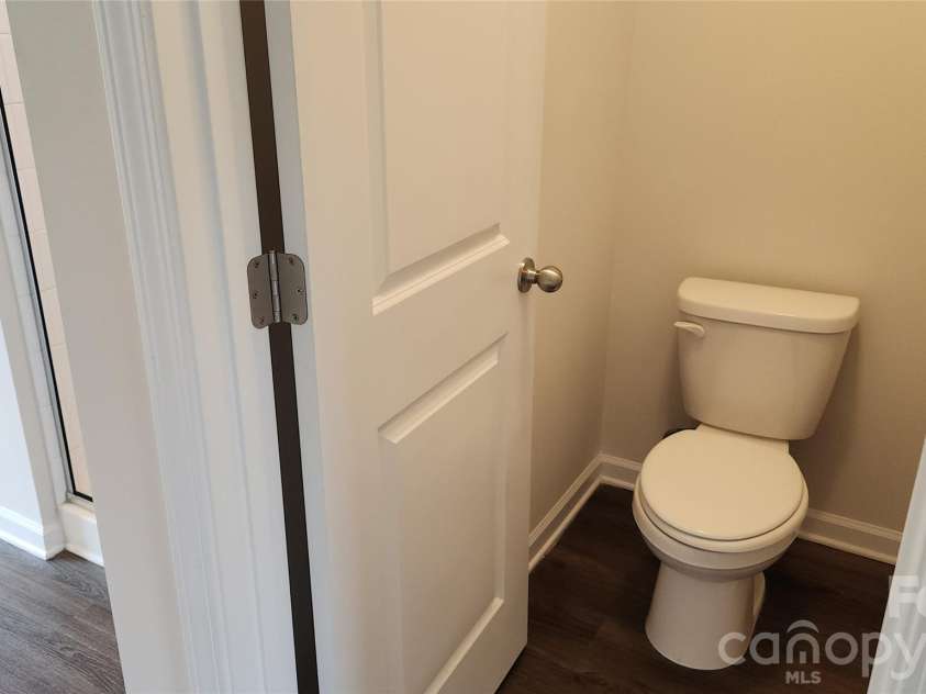 14727 Choate Circle, Charlotte, NC 28273.  MLS# CAR4287456, YatesRealty ID 11703. Main bathroom