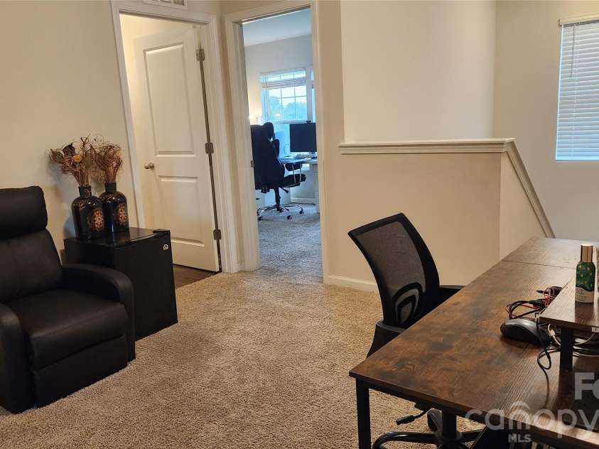 14727 Choate Circle, Charlotte, NC 28273.  MLS# CAR4287456, YatesRealty ID 11703. Upstairs flex space