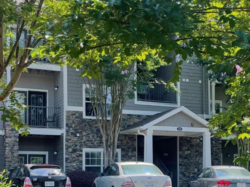 300 Vista Lake Drive, Candler, NC 28715.  MLS# CAR4274793, YatesRealty ID 11703. 