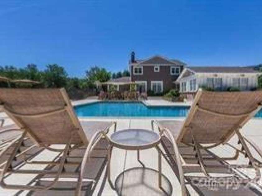 300 Vista Lake Drive, Candler, NC 28715.  MLS# CAR4274793, YatesRealty ID 11703. 