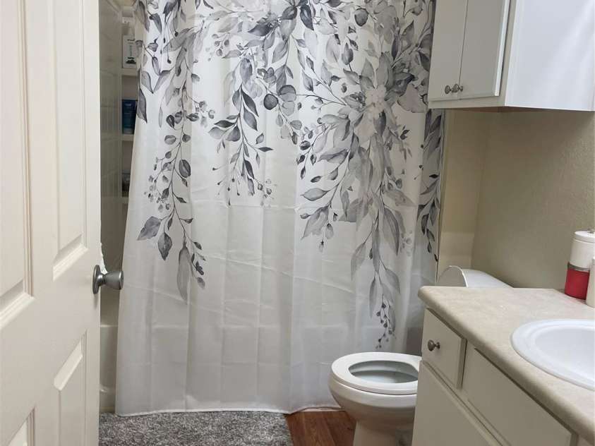 300 Vista Lake Drive, Candler, NC 28715.  MLS# CAR4274793, YatesRealty ID 11703. 