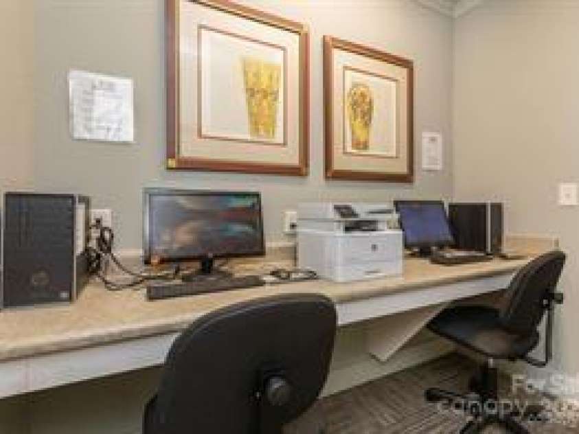 300 Vista Lake Drive, Candler, NC 28715.  MLS# CAR4274793, YatesRealty ID 11703. 