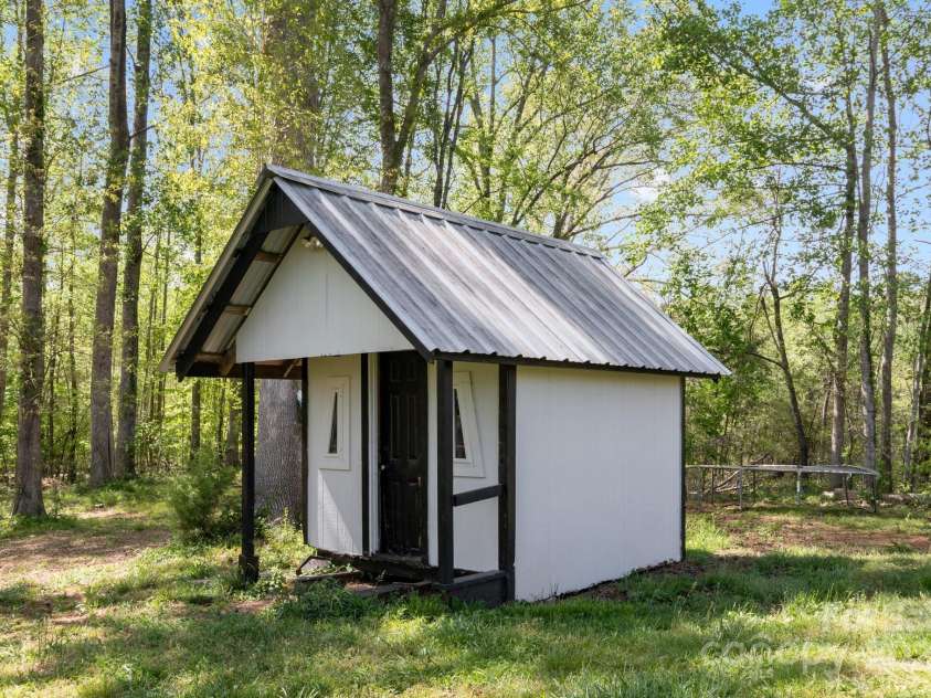 4107 Sandy Plains Road, Tryon, NC 28782.  MLS# CAR4250079, YatesRealty ID 11706. 