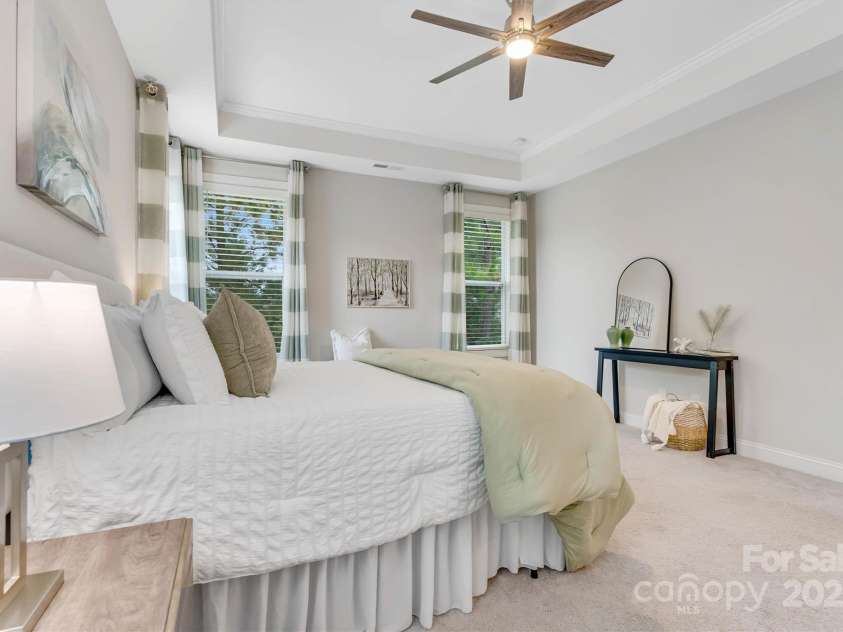 8210 Festival Way, Charlotte, NC 28215.  MLS# CAR4324351, YatesRealty ID 11707. Your personal retreat with Tray ceiling and lots of natural light.