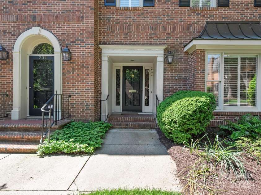 232 Perrin Place, Charlotte, NC 28207.  MLS# CAR4252368, YatesRealty ID 11708. Front Entry