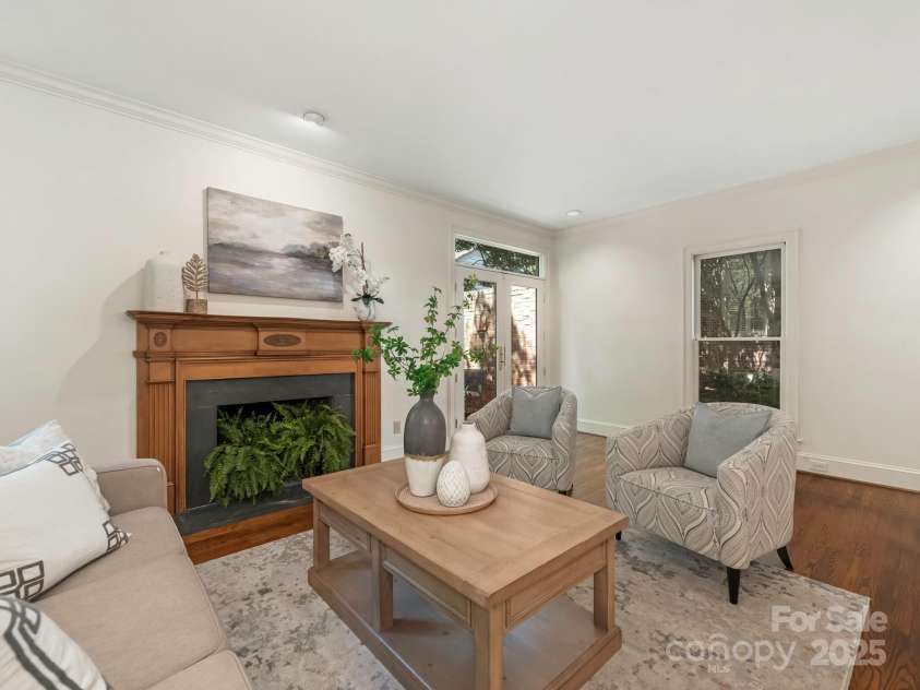 232 Perrin Place, Charlotte, NC 28207.  MLS# CAR4252368, YatesRealty ID 11708. Great Room
