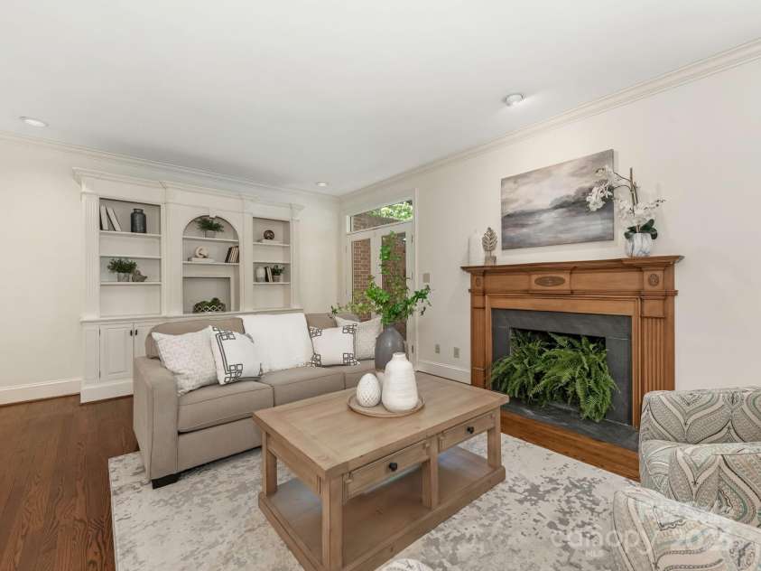 232 Perrin Place, Charlotte, NC 28207.  MLS# CAR4252368, YatesRealty ID 11708. Great Room