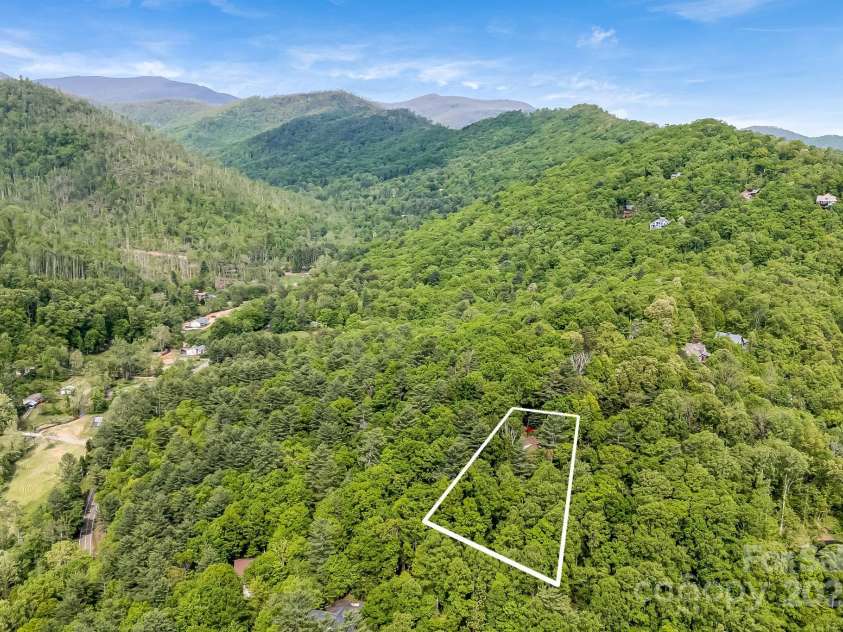 8 Quinn Court, Asheville, NC 28805.  MLS# CAR4255042, YatesRealty ID 11709. Home Lot