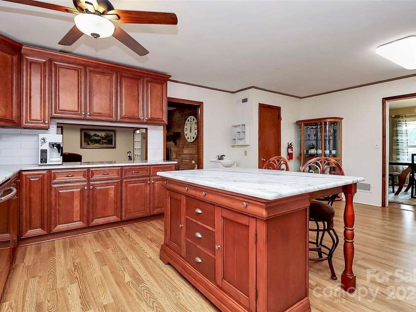 12708 Hamilton Road, Charlotte, NC 28273.  MLS# CAR4188404, YatesRealty ID 1171. Kitchen