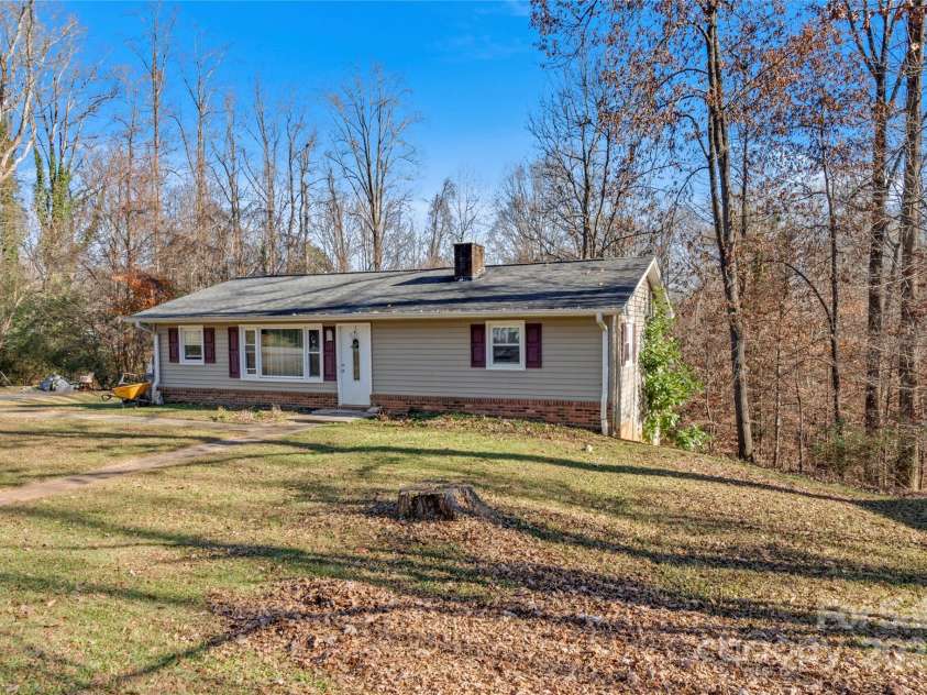 133 South Street, Elkin, NC 28621.  MLS# CAR4325626, YatesRealty ID 1171. 