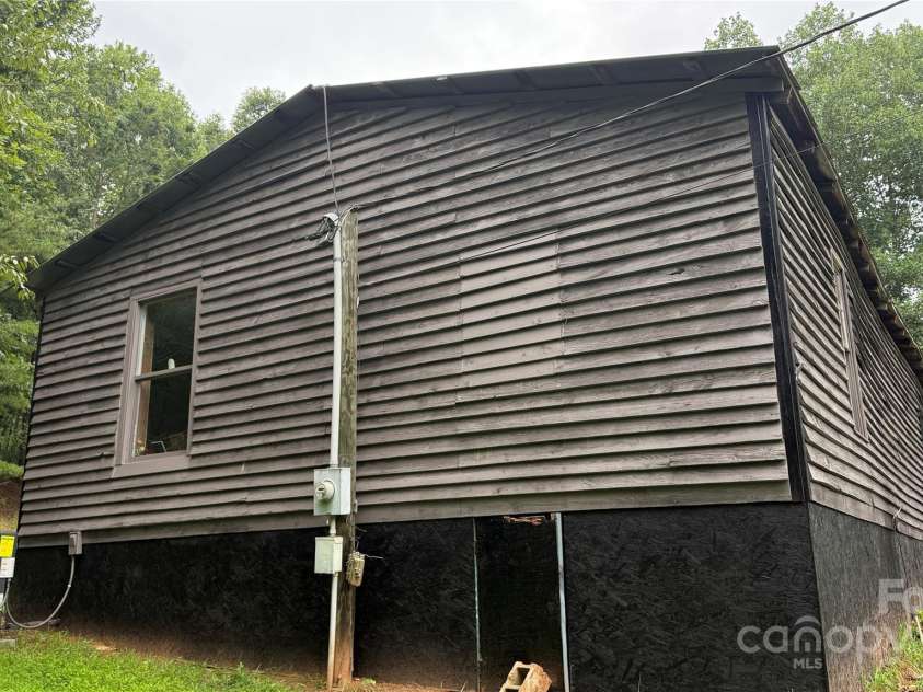 424 Winnies Road, Bostic, NC 28018.  MLS# CAR4298432, YatesRealty ID 1171. 