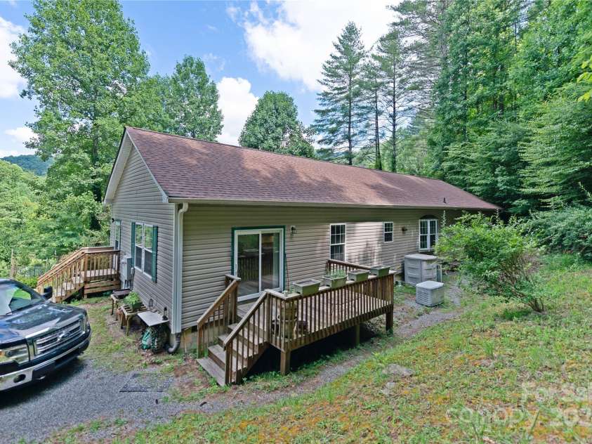 124 Wilds Branch Road, Marshall, NC 28753.  MLS# CAR4152556, YatesRealty ID 11710. 