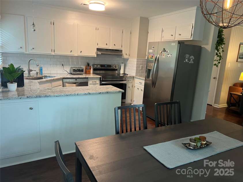 9207 Branson Court, Charlotte, NC 28210.  MLS# CAR4254851, YatesRealty ID 11711. 