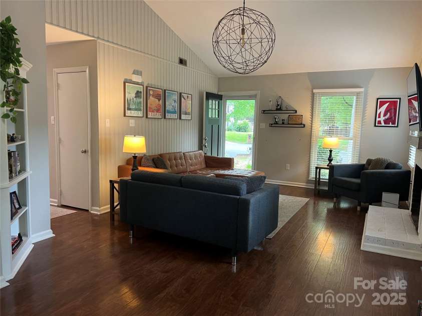 9207 Branson Court, Charlotte, NC 28210.  MLS# CAR4254851, YatesRealty ID 11711. 