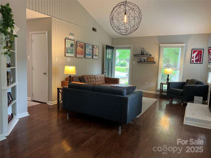 9207 Branson Court, Charlotte, NC 28210.  MLS# CAR4254851, YatesRealty ID 11711. 