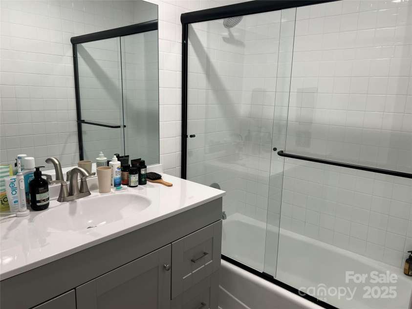 9207 Branson Court, Charlotte, NC 28210.  MLS# CAR4254851, YatesRealty ID 11711. 