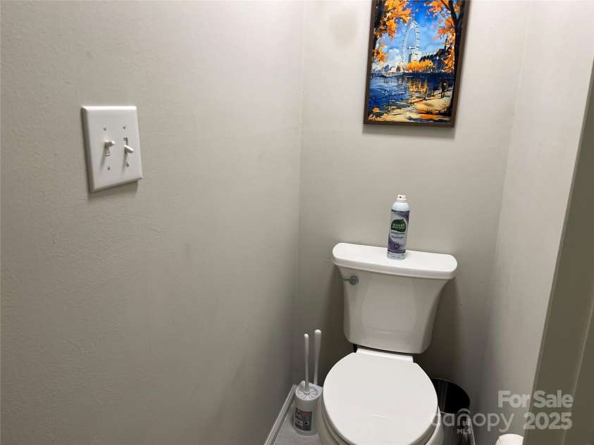 9207 Branson Court, Charlotte, NC 28210.  MLS# CAR4254851, YatesRealty ID 11711. 